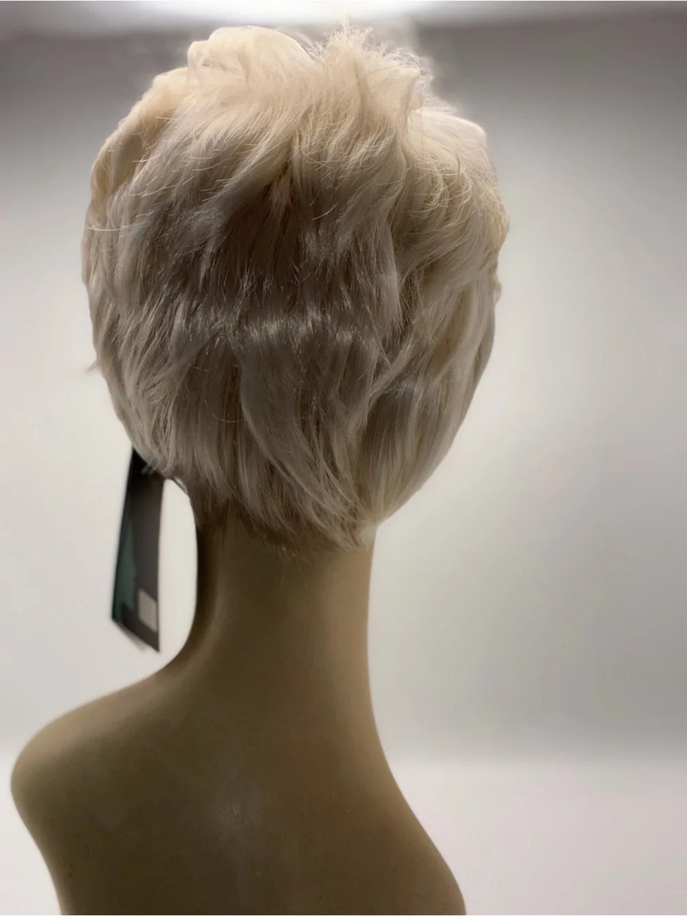 Short Layered Synthetic Wig in Light Blonde - Sleek Everyday Style